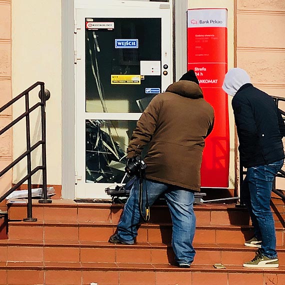 Nieznani sprawcy wysadzili bankomat. Wszystko wydarzyo si dzisiejszej nocy w centrum Golczewa!